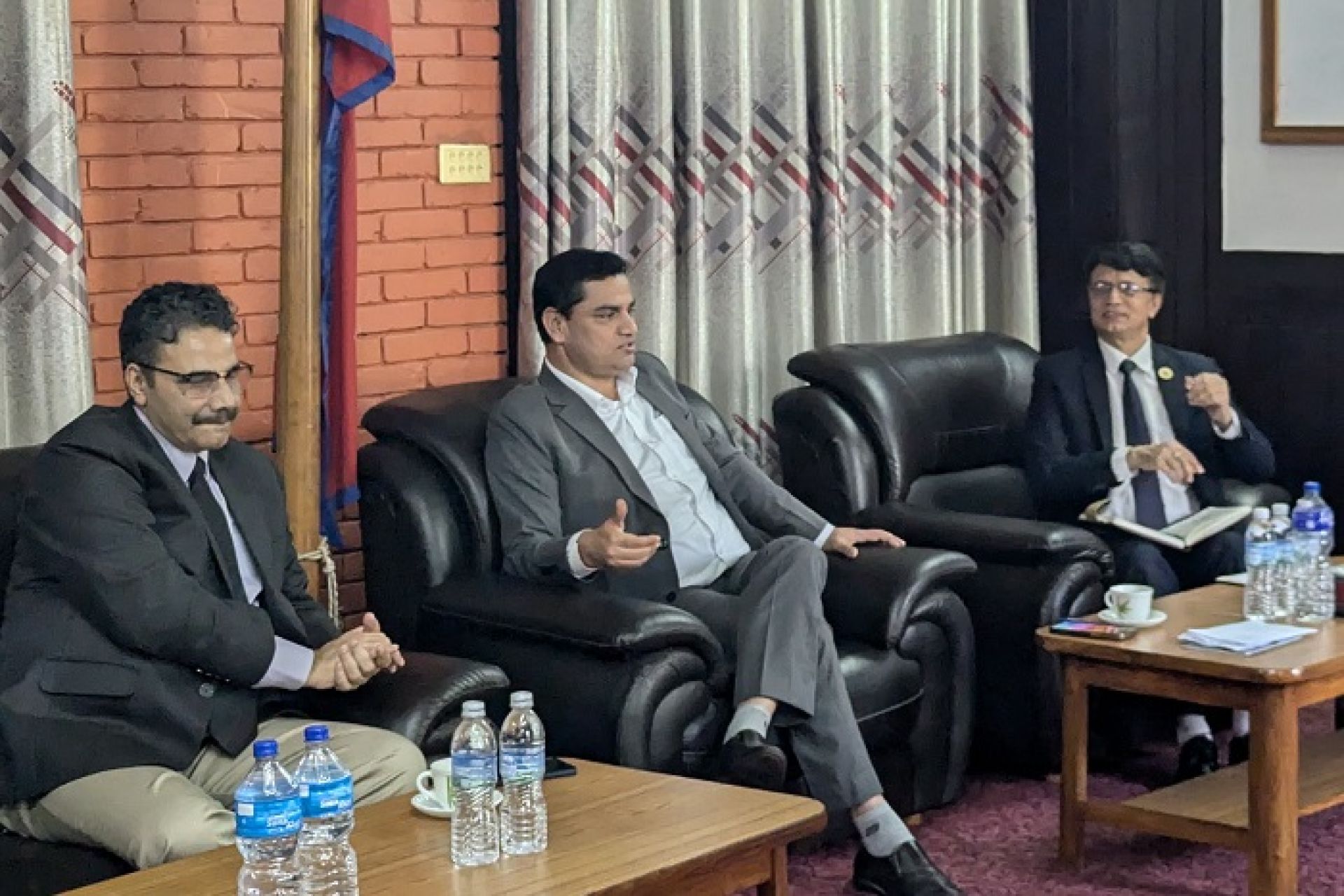 आधारभूत औषधि कम मूल्यमा उपलब्ध गराउन सरकार तयार छः स्वास्थ्यमन्त्री
